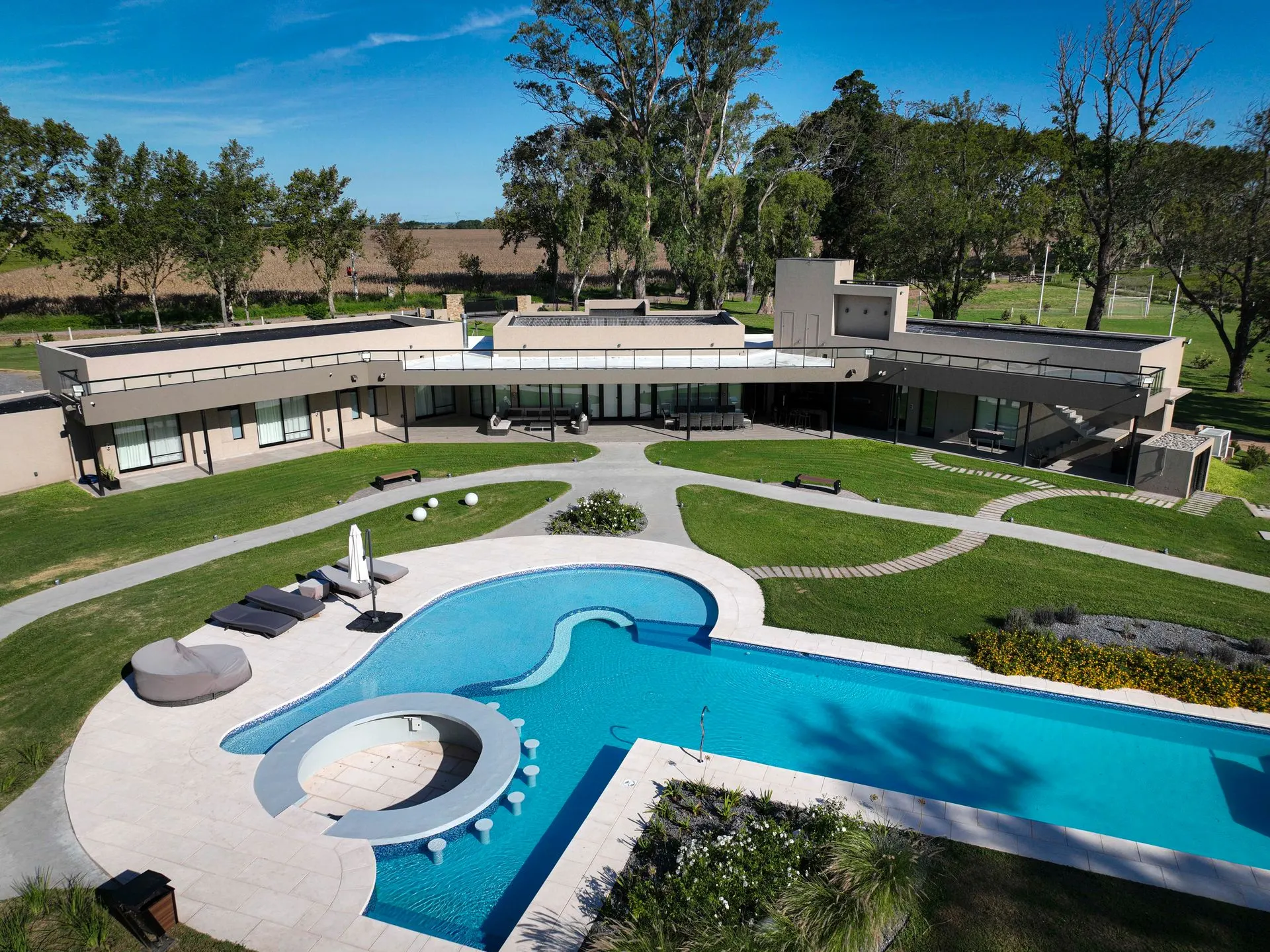 Casa LV — Residencial