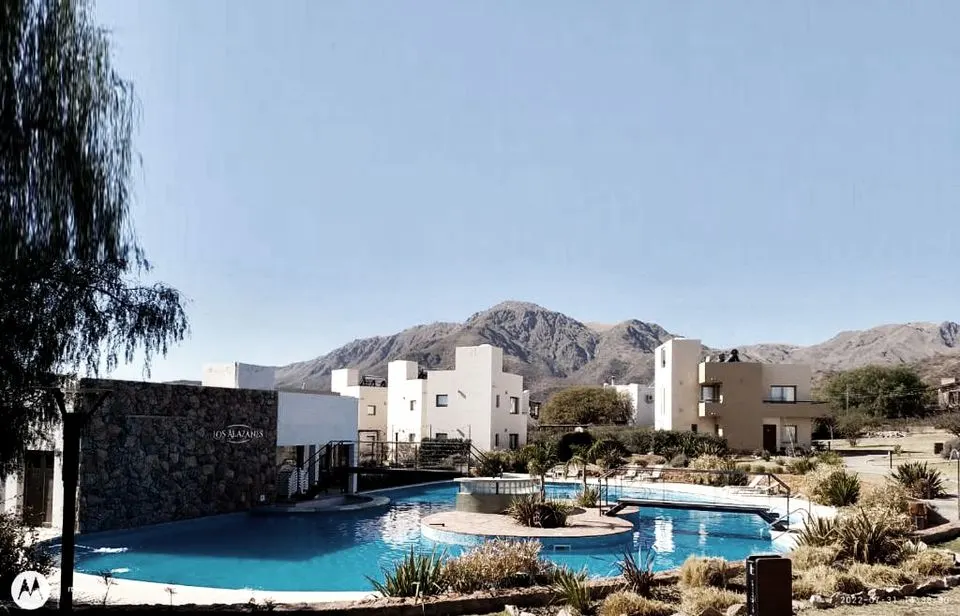 Complejo Los Alazanes — Comercial